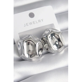 Pirinç Gümüş Renk İşlemeli Top Model Kadın Küpe