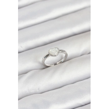 Pirinç Gümüş Renk Kalpli Kadın Yüzük