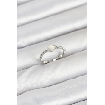 Pirinç Gümüş Renk Kalpli Model Kadın Yüzük