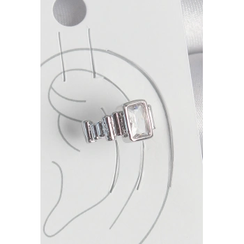 Pirinç Gümüş Renk Kare Zirkon Taşlı Kadın Kıkırdak Model Küpe