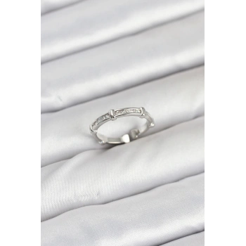 Pirinç Gümüş Renk Kemik Model Zirkon Taşlı Kadın Yüzük