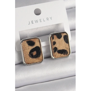 Pirinç Gümüş Renk Leopar Desenli Kare Model Kadın Küpe