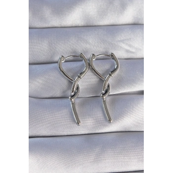 Pirinç Gümüş Renk Sarmal Çubuk Tasarımlı Uzun Küpe