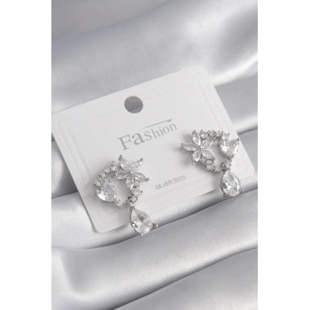 Pirinç Gümüş Renk Zirkon Taşlı Çiçek Model Sallantı Detay Kadın Küpe