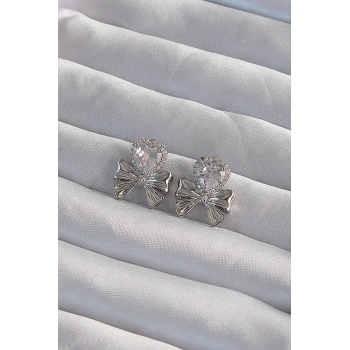 Pirinç Gümüş Renk Zirkon Taşlı Kalp Model Fiyonk Küpe