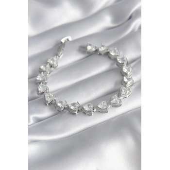 Pirinç Gümüş Renk Zirkon Taşlı Kalp Model VIP Seri Kadın Bileklik