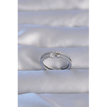 Pirinç Gümüş Renk Zirkon Taşlı Kalpli Su Yolu Model Ayarlanabilir Yüzük