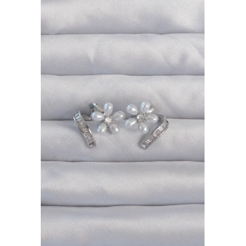 Pirinç Gümüş Renk Zirkon Taşlı Kıvrımlı İnci Çiçek Küpe