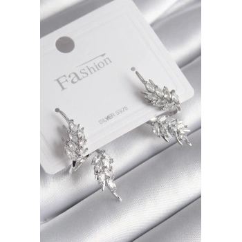 Pirinç Gümüş Renk Zirkon Taşlı Yaprak Model Kadın Küpe