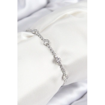 Pirinç Zirkon Taşlı Daire Model Gümüş Renk Asansörlü Kadın Bileklik