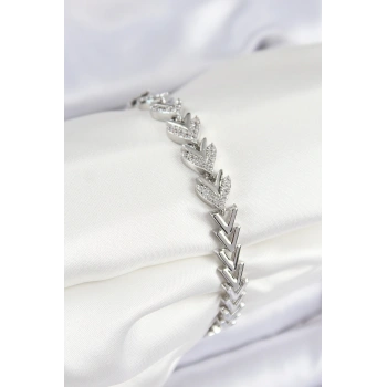 Pirinç Zirkon Taşlı Sıralı Ok Model Gümüş Renk Kadın Bileklik