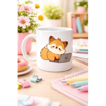 Sevimli Tilki Tasarımlı Porselen Kupa MODEL 115 – Laptoplu Tatlı Tilki Figürlü Ofis & Ev Kullanımı İçin Kahve Kupası