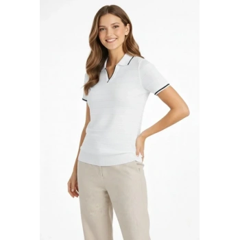 Triko Kumaş Yakalı Düğmesiz Açık Yaka Fitilli Kısa Kollu Regular Fit Tişört T-shirt - Beyaz