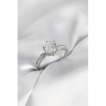 Zirkon Taşlı Tek Taş Model Gümüş Renk Kadın Yüzük