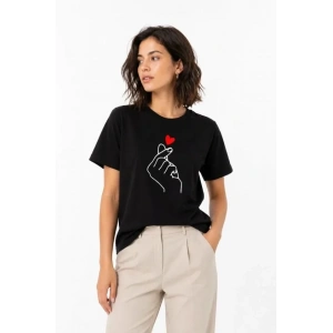 Kore Parmak Kalp Aşk Temalı Minimal Baskılı Tişört Yazlık Kısa Kol T-Shirt - Siyah