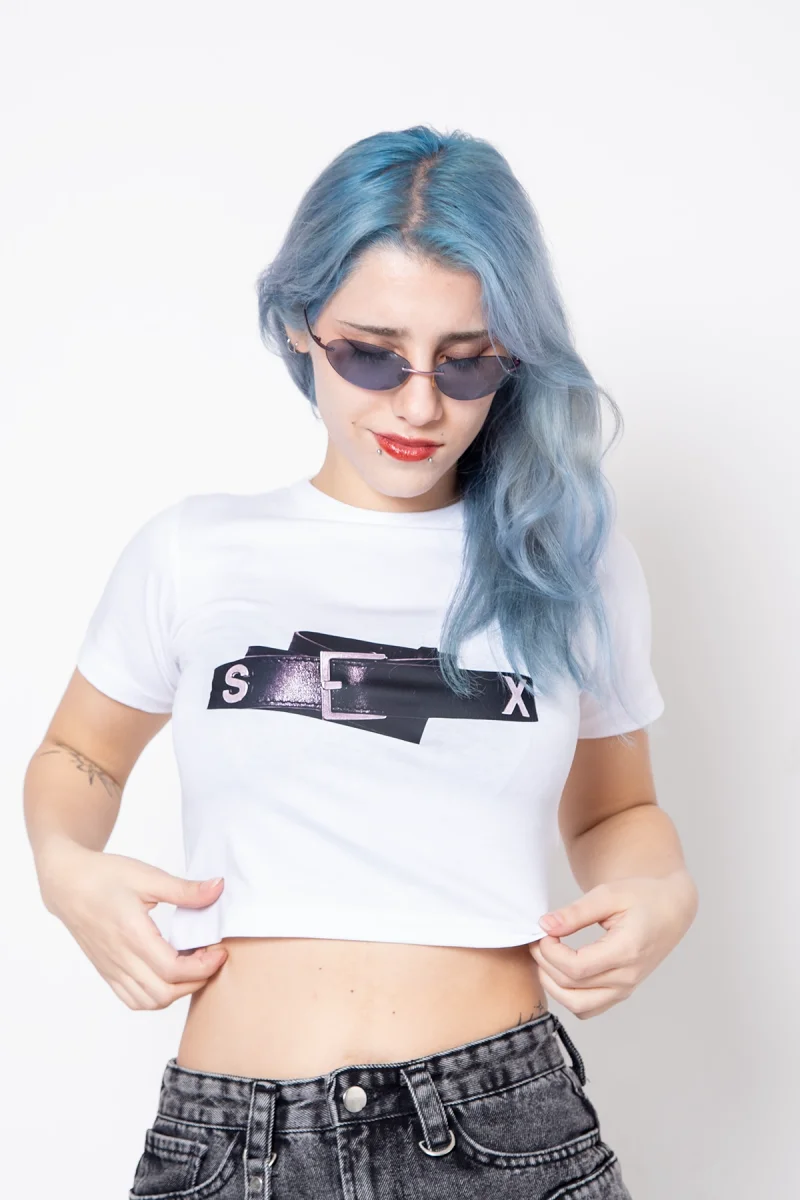 Hot Belt Baskılı Beyaz Crop Top