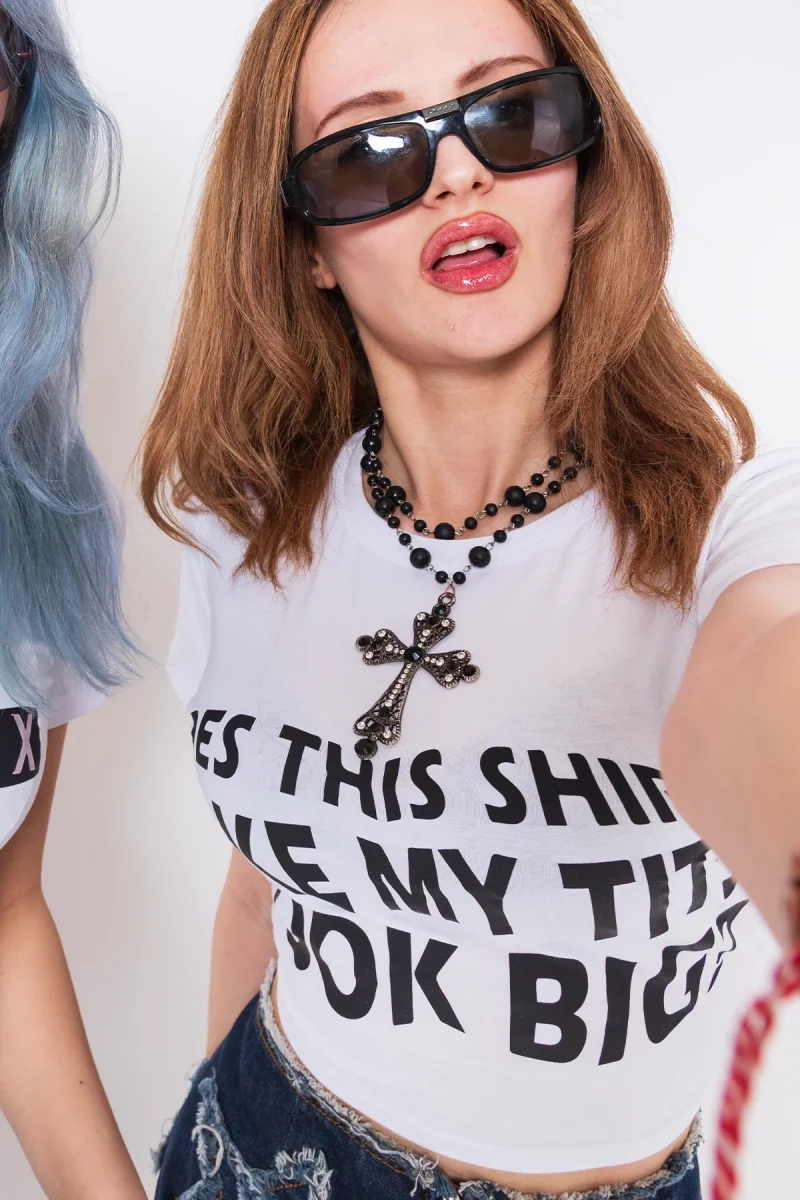 Tits Look Big Baskılı Beyaz Crop Top