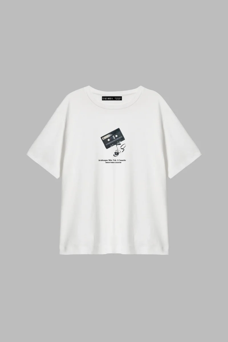 Arabesque Cassette Baskılı Relaxed Fit Beyaz Kadın Tshirt