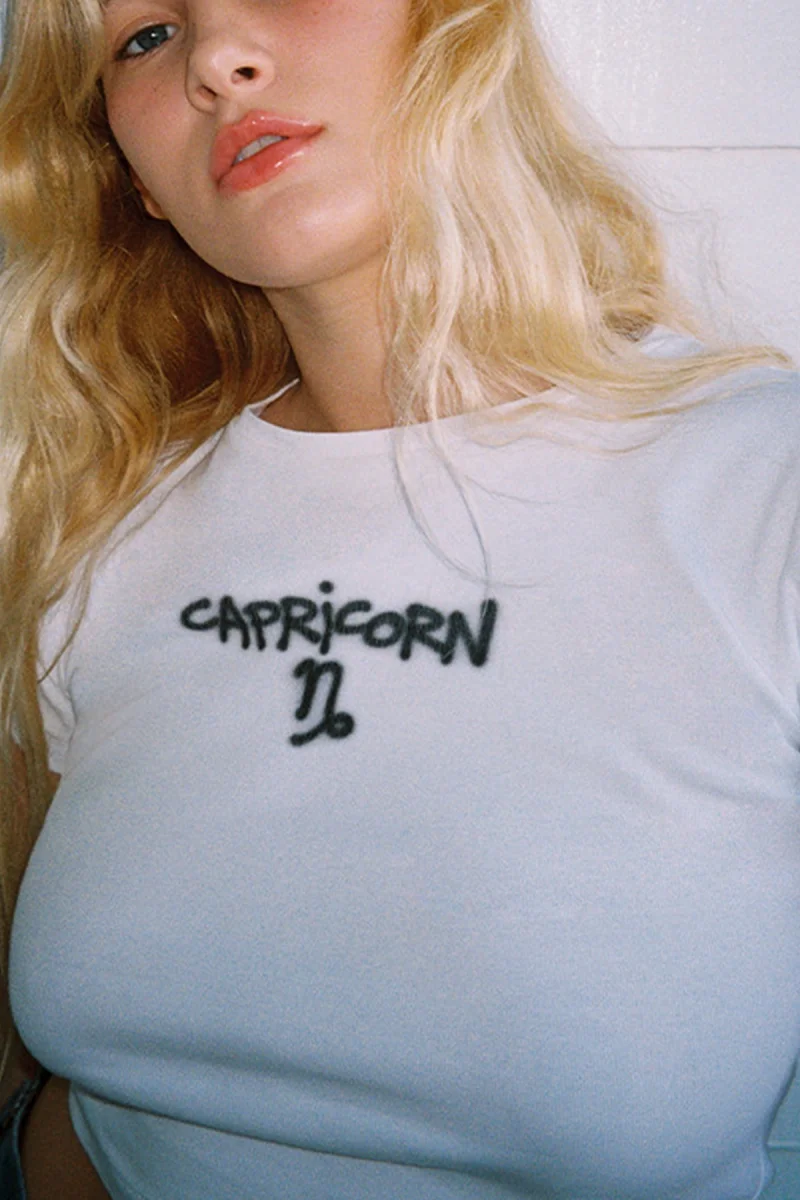 Capricorn Baskılı Beyaz Crop Top
