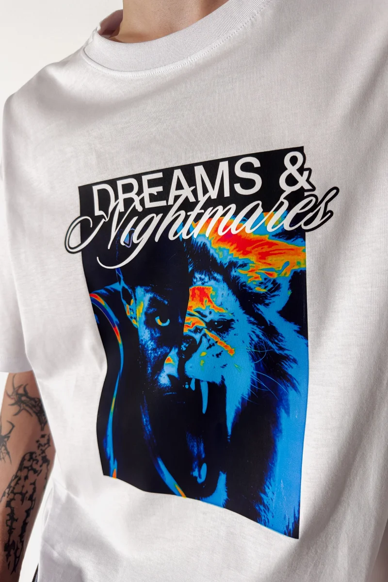 Dreams n Nightmares Sırt Baskılı Beyaz Oversize Tshirt