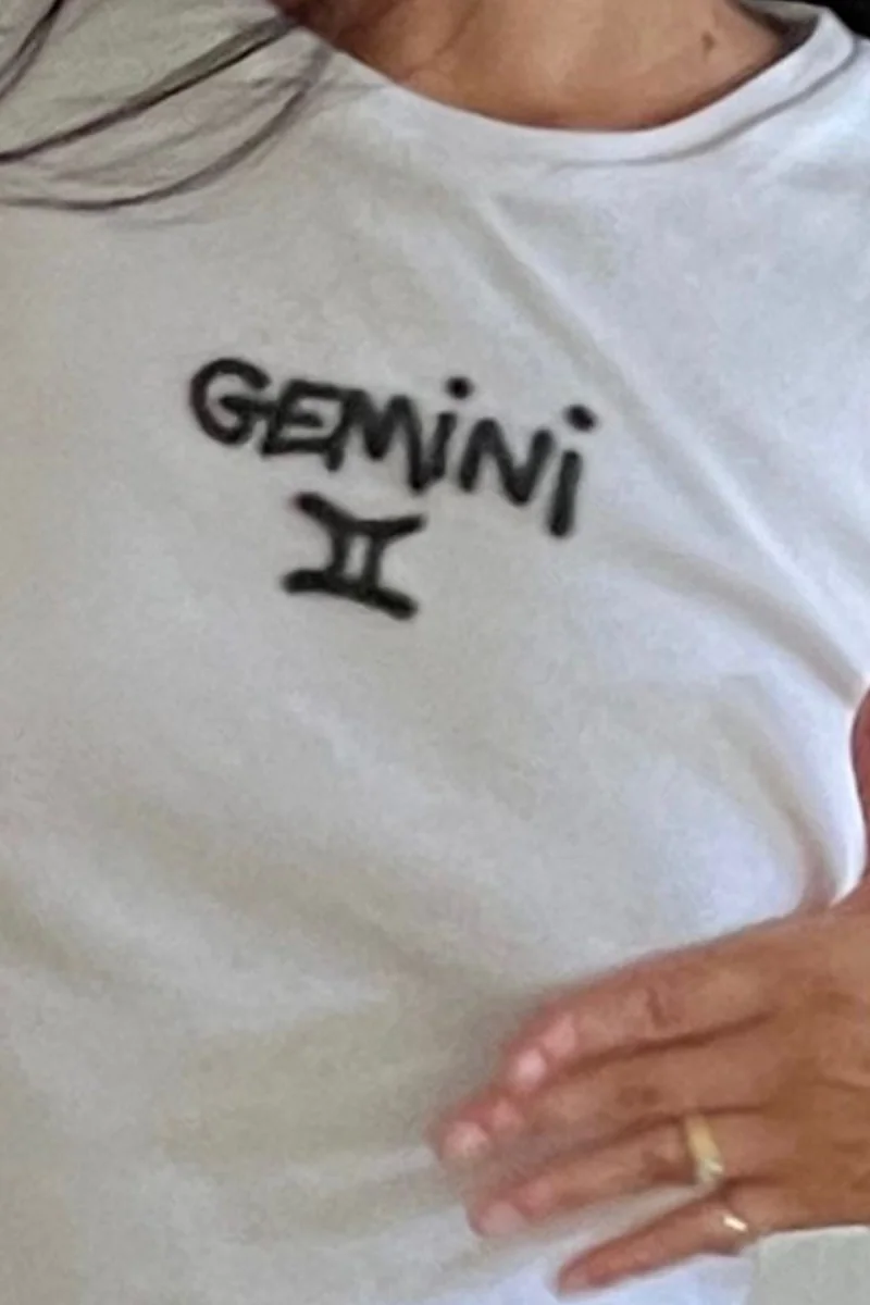 Gemini Baskılı Beyaz Crop Top