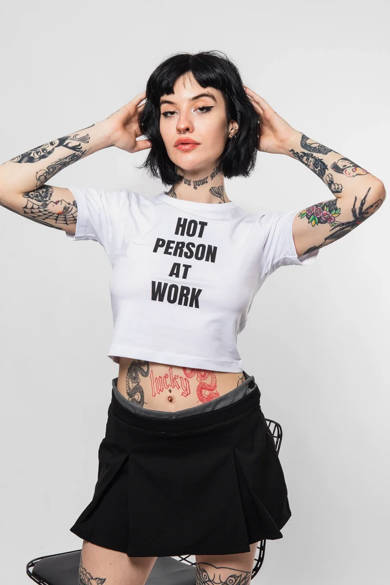 Hot Person At Work Baskılı Beyaz Crop Top