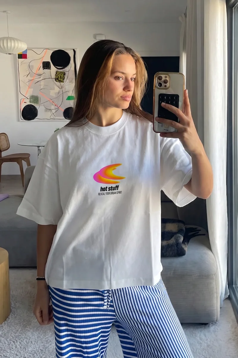 Hot Stuff Sırt Baskılı Beyaz Oversize Tişört