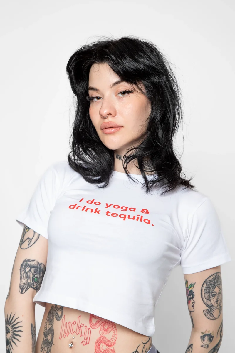 I Do Yoga Drink Tequlia Baskılı Beyaz Crop Top