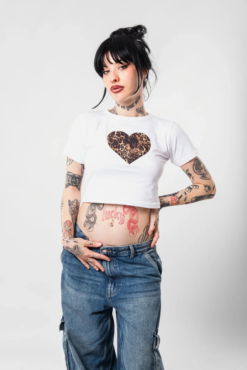 Kalp Leopar Baskılı Beyaz Crop Top