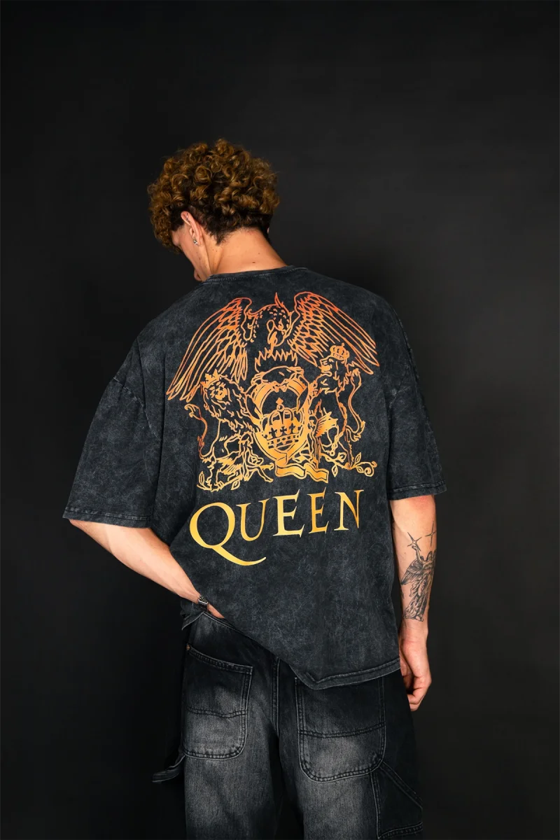 Queen Crest Logo Yıkamalı Siyah Oversize Tişört