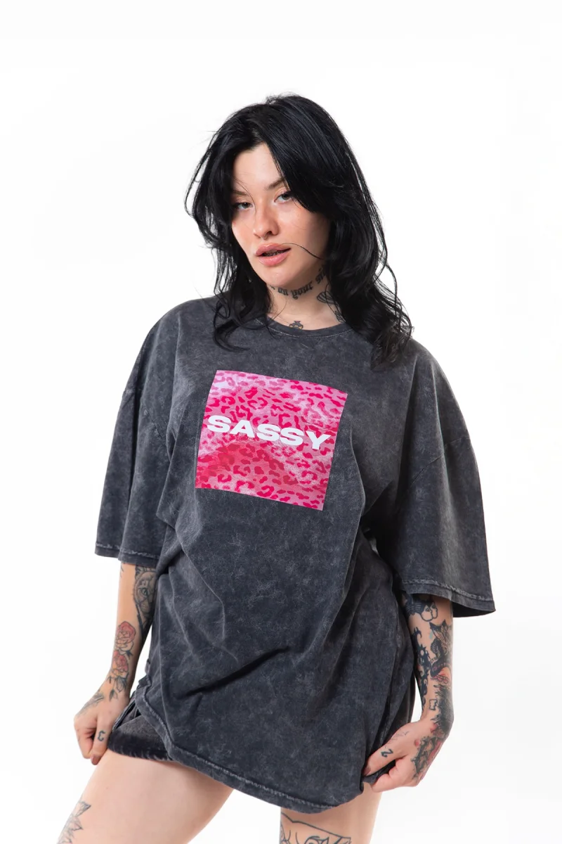 Sassy Baskılı Oversize Unisex Yıkamalı Siyah Tshirt