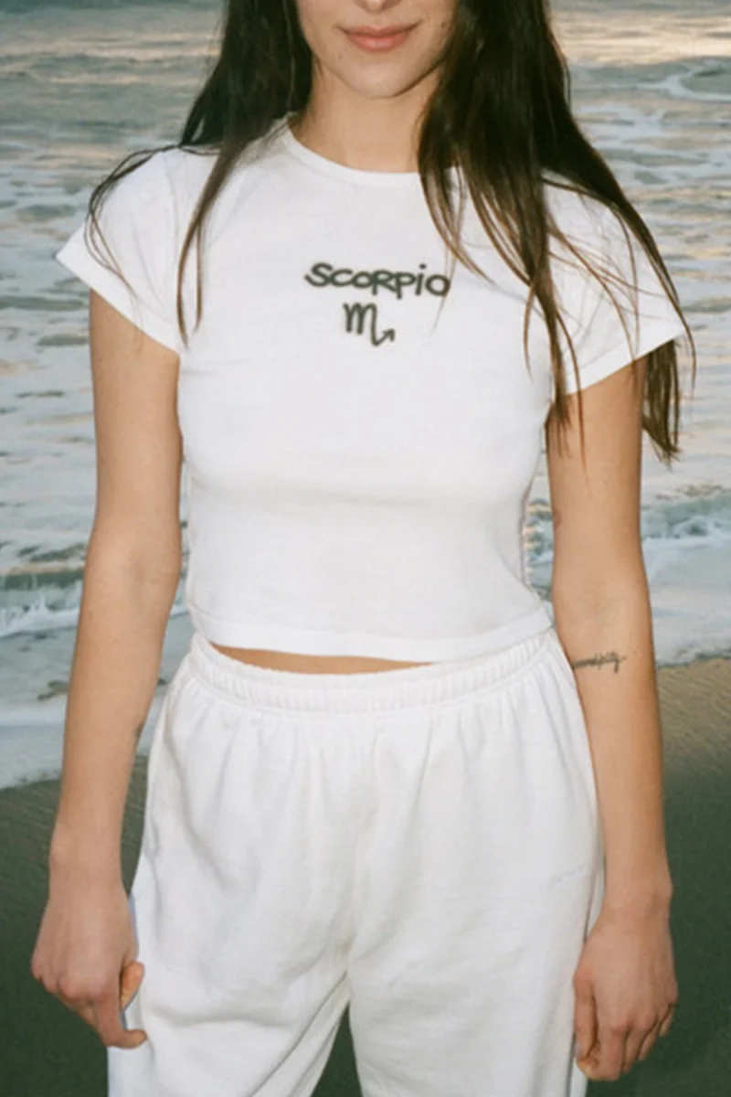 Scorpio Baskılı Beyaz Crop Top