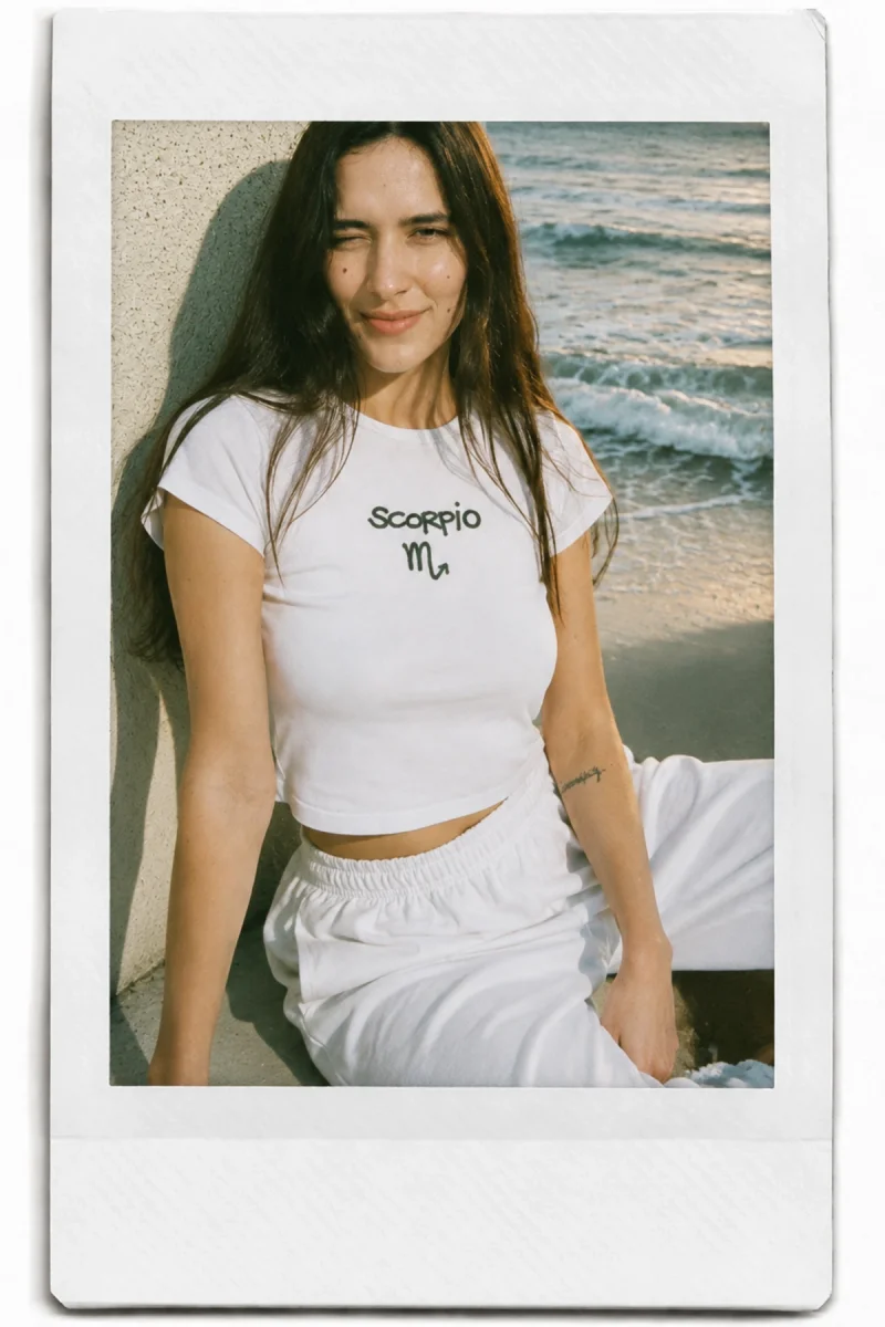 Scorpio Baskılı Beyaz Crop Top