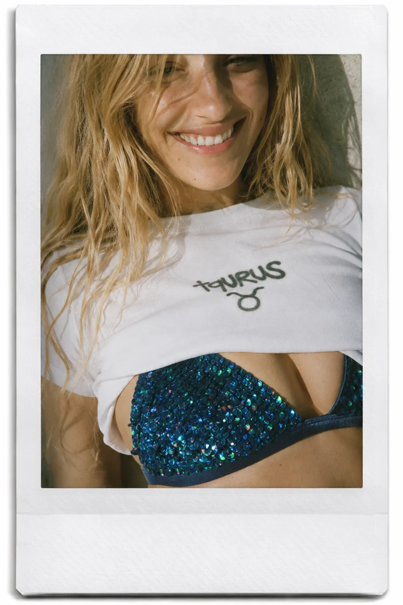 Taurus Baskılı Beyaz Crop Top
