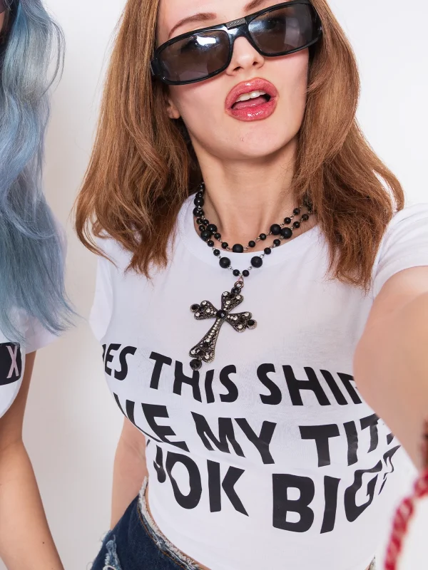 Tits Look Big Baskılı Beyaz Crop Top