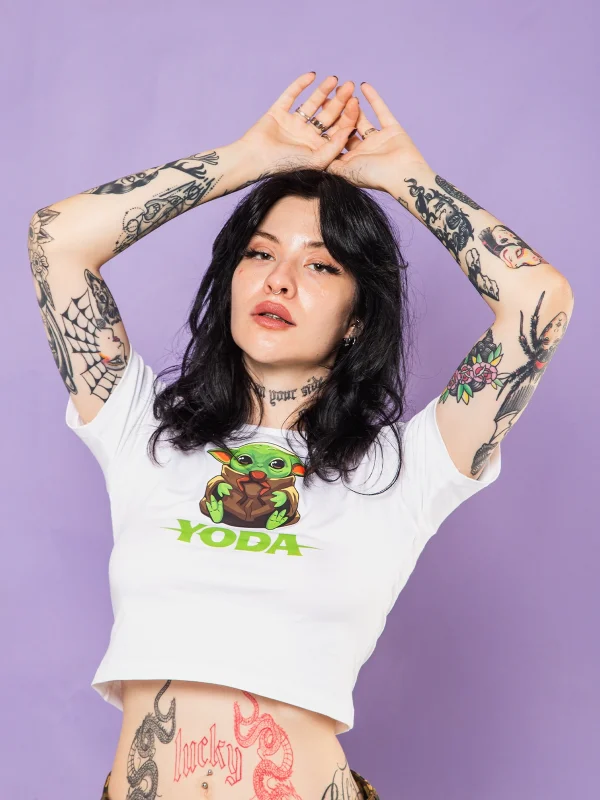 Baby Yoda Baskılı Beyaz Crop Top