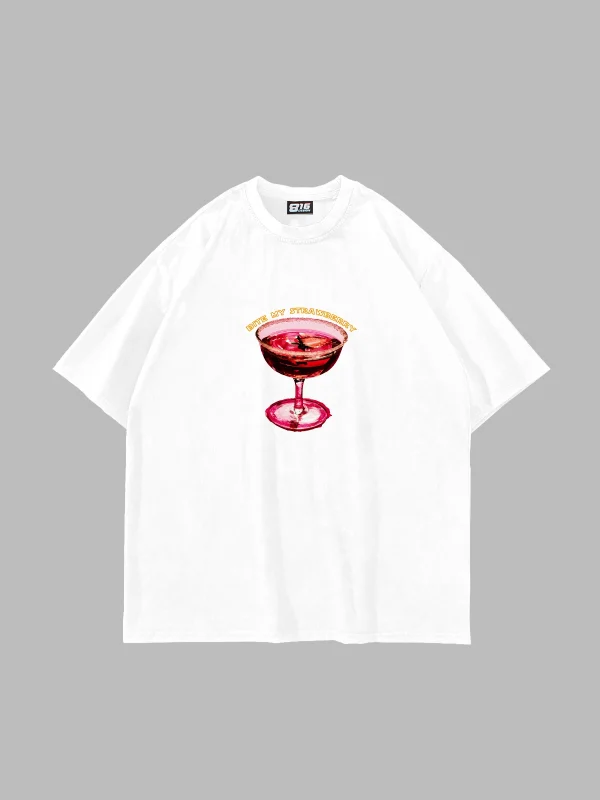 Bite My Strawberry Baskılı Beyaz Oversize Unisex Tshirt