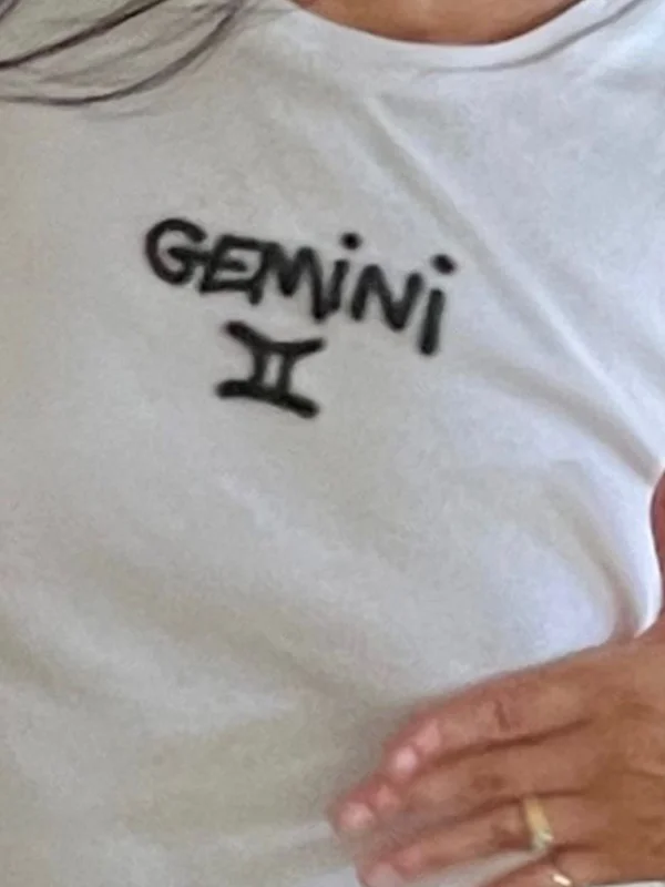 Gemini Baskılı Beyaz Crop Top