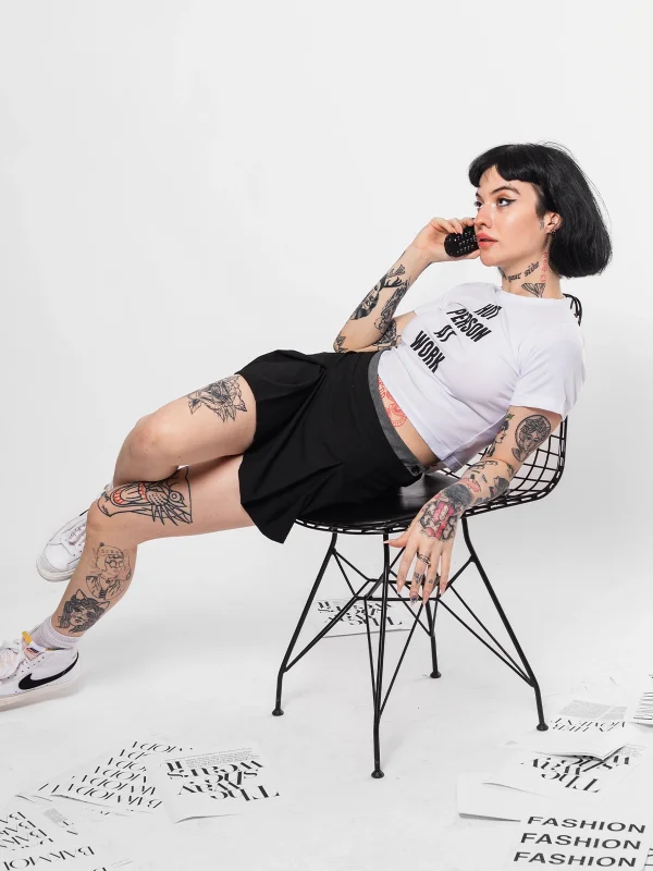 Hot Person At Work Baskılı Beyaz Crop Top