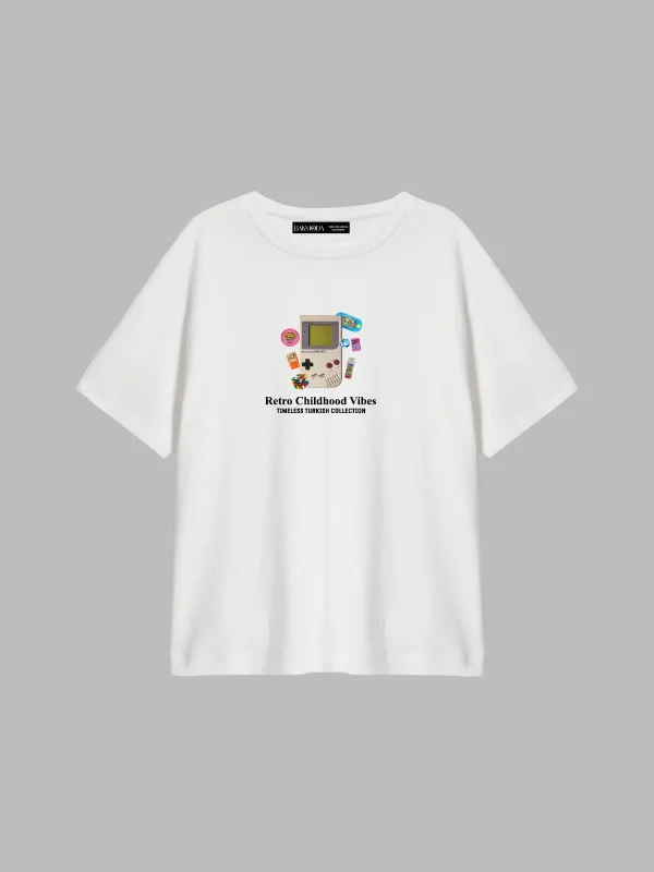 Retro Childhood Vibes Baskılı Relaxed Fit Beyaz Kadın Tshirt