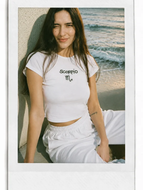 Scorpio Baskılı Beyaz Crop Top