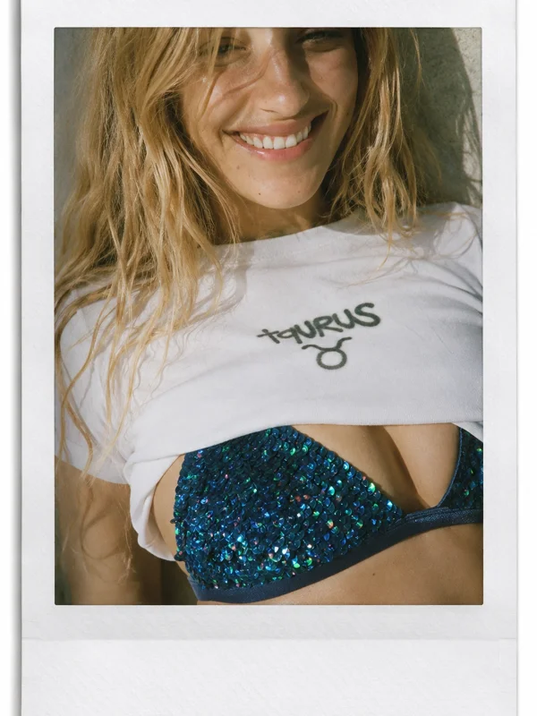 Taurus Baskılı Beyaz Crop Top
