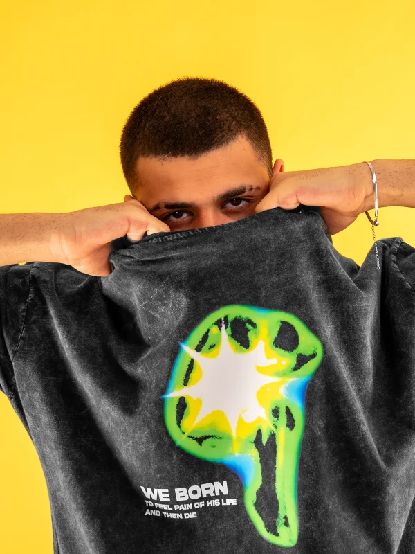 Yıkamalı Siyah WE BORN Baskılı Oversize Unisex Tshirt