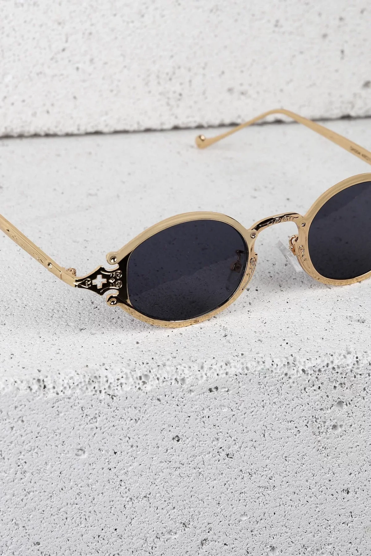 İşlemeli Gold Siyah Gözlük