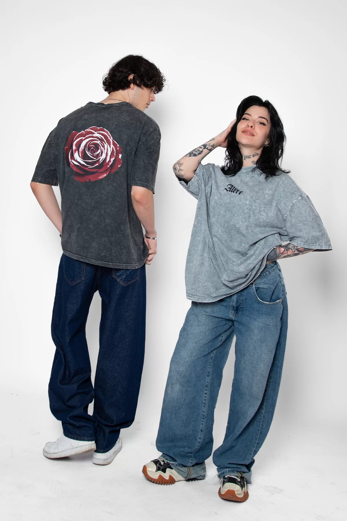 Alert Rose Baskılı Oversize Unisex Yıkamalı Siyah Tshirt
