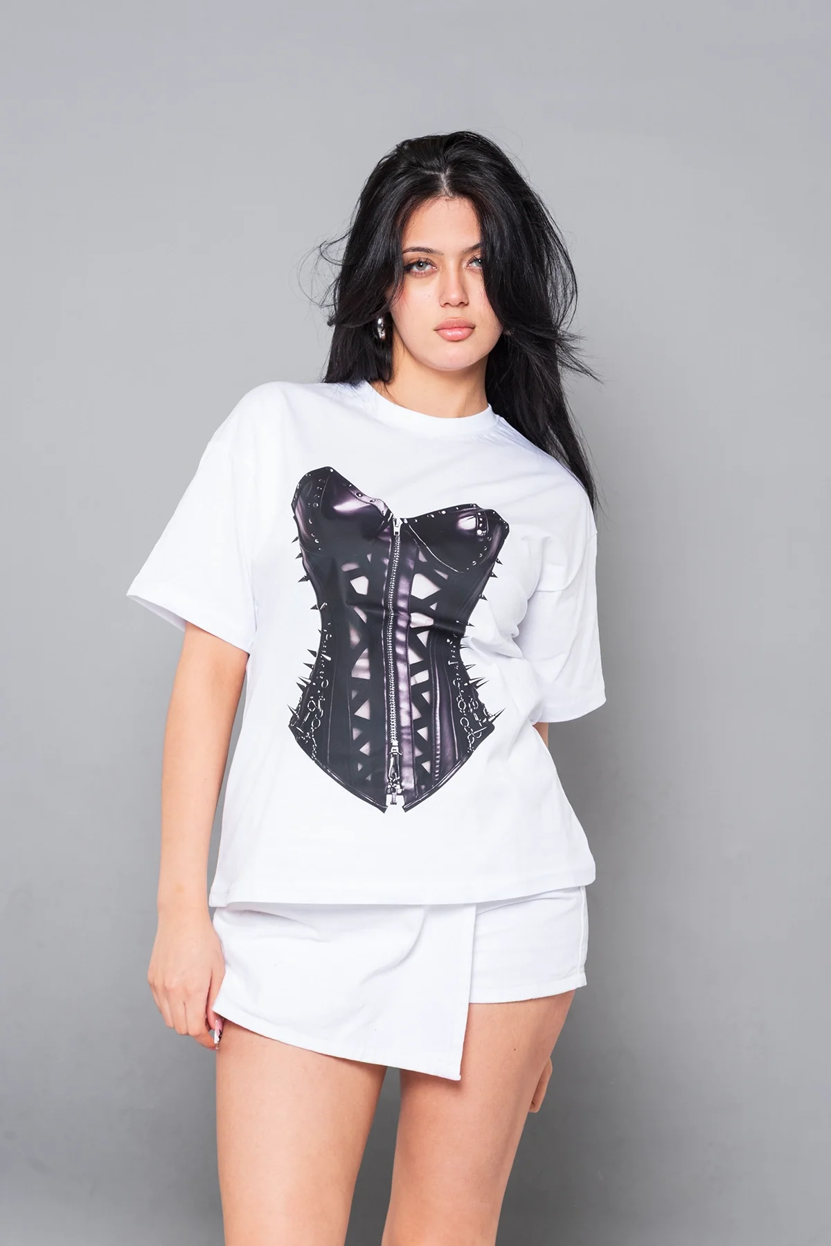 Black Cat Corset Baskılı Relaxed Fit Beyaz Kadın Tshirt