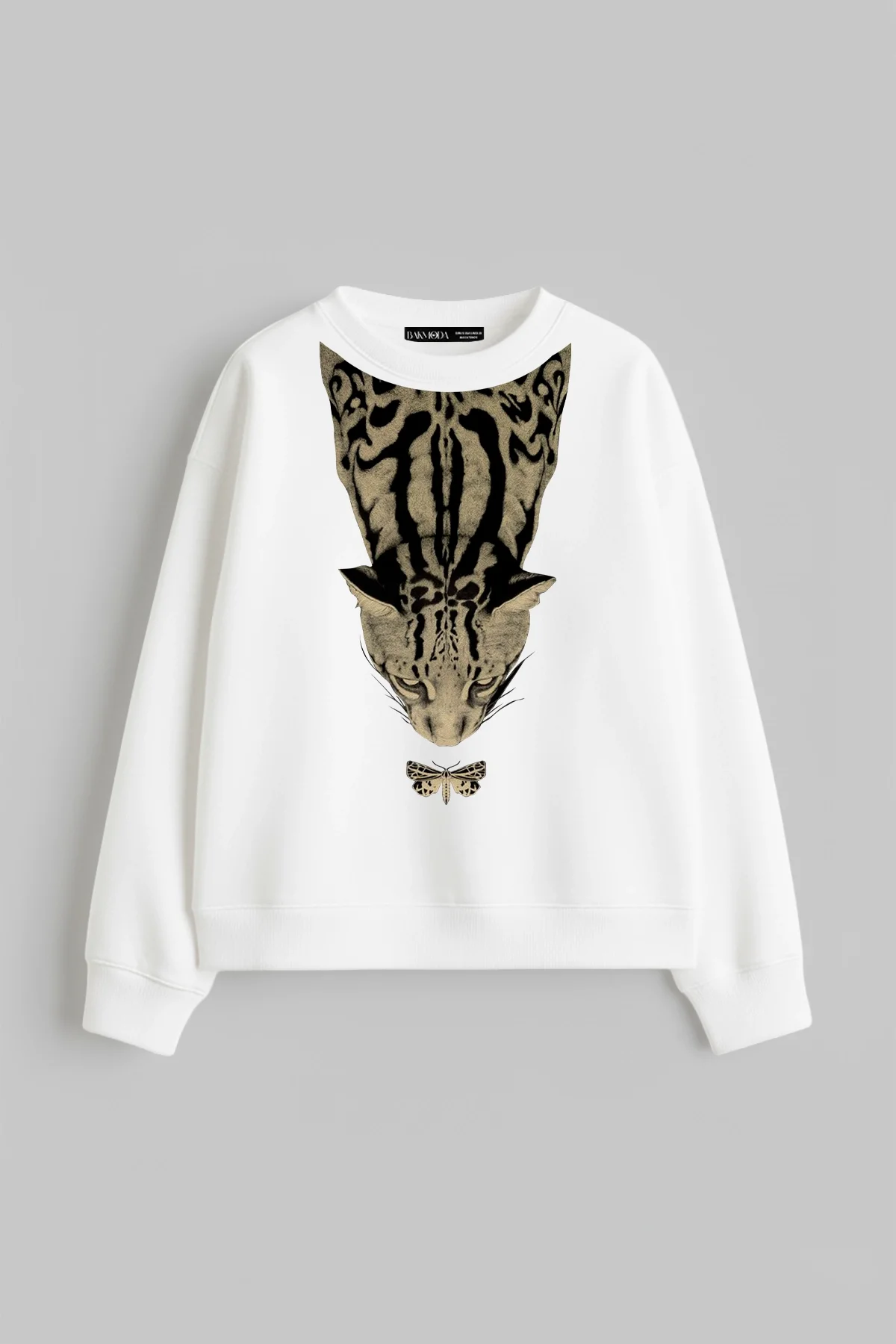 Butterfly Leopar Baskılı Kapüşonsuz Relaxed Fit Kadın Beyaz Sweatshirt