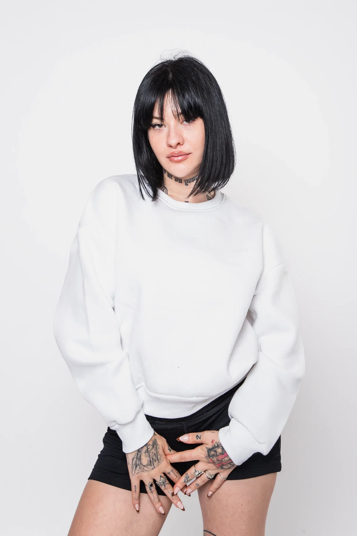 Kapüşonsuz Relaxed Fit Kadın Beyaz Basic Sweatshirt