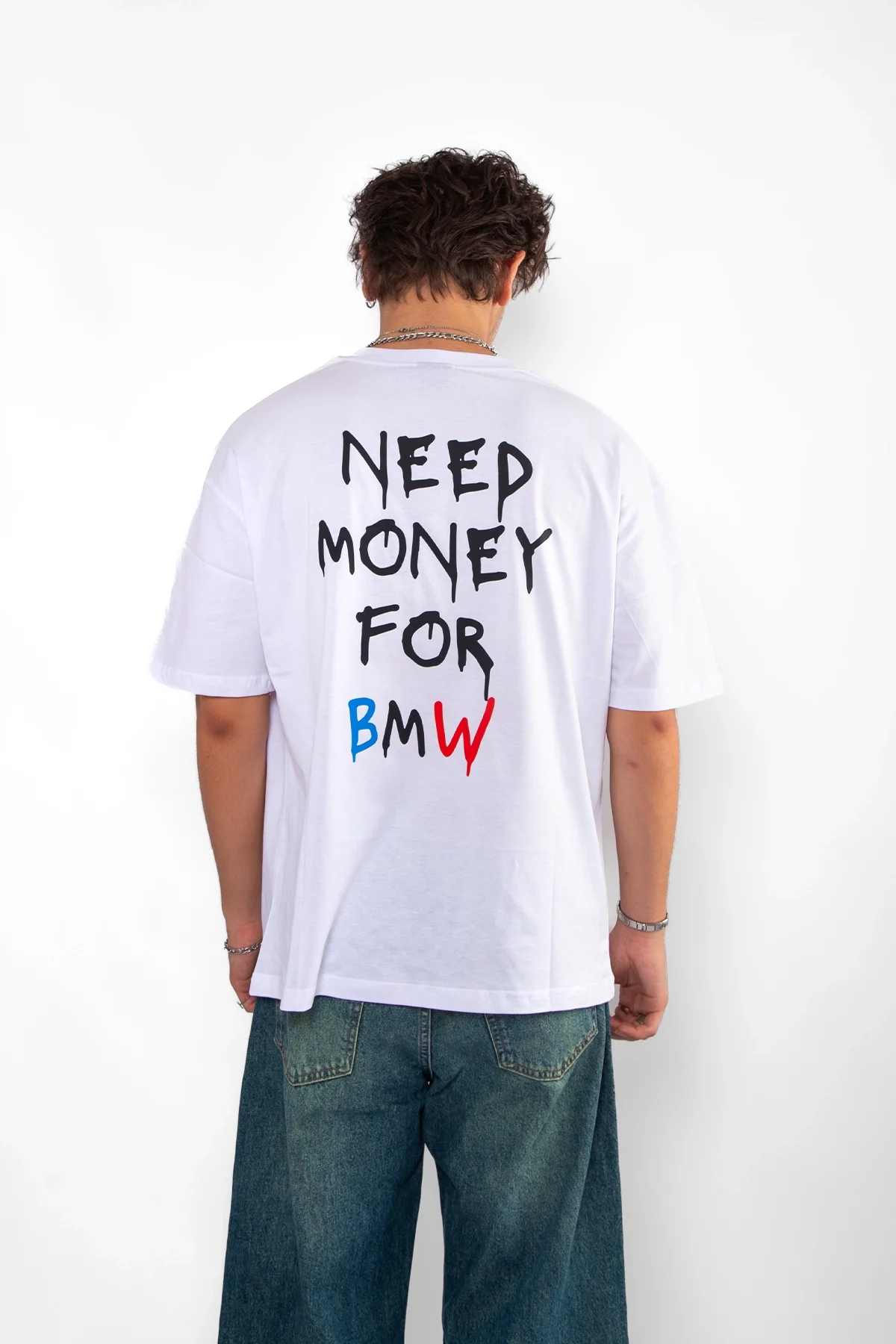 Need Money For Bmw Baskılı Oversize Unisex Beyaz Tshirt