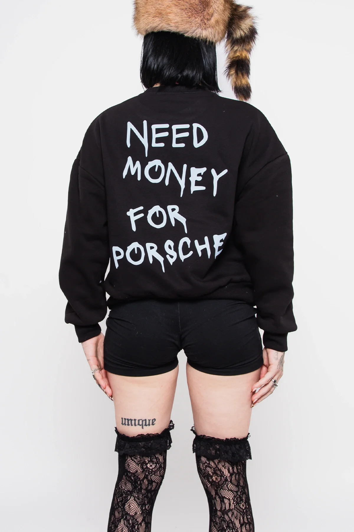 Need Money For Porsche Baskılı Kapüşonsuz Relaxed Fit Kadın Siyah Sweatshirt